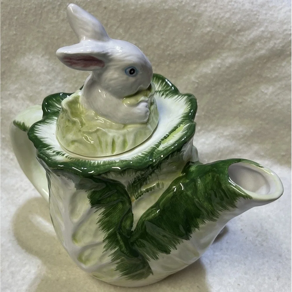 Vintage Taiwan Decorative Bunny In Cabbage Teapot 34‎ oz. Cottage Core